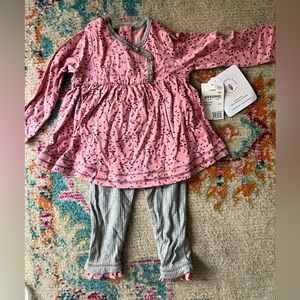 NWT Burt’s bees 2 piece girls 6-9 months outfit